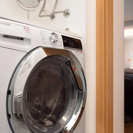 Apartman With Free Parking, Washer & Dryer