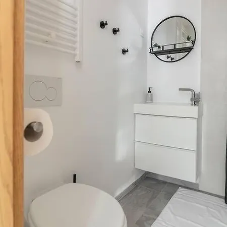 With Free Parking, Washer & Dryer * Ljubljana