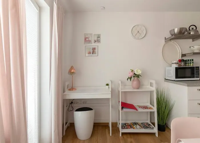 With Free Parking, Washer & Dryer ليوبليانا