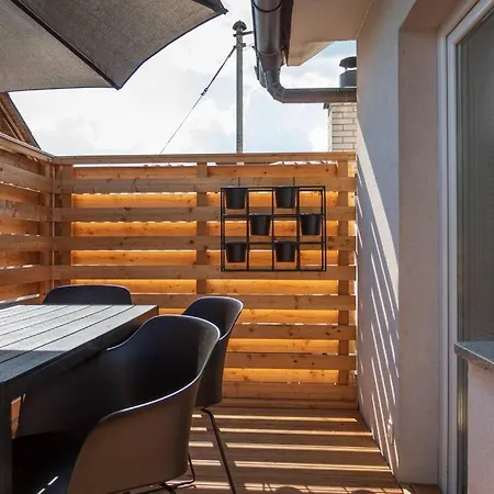 Lejlighed With Free Parking, Washer & Dryer *