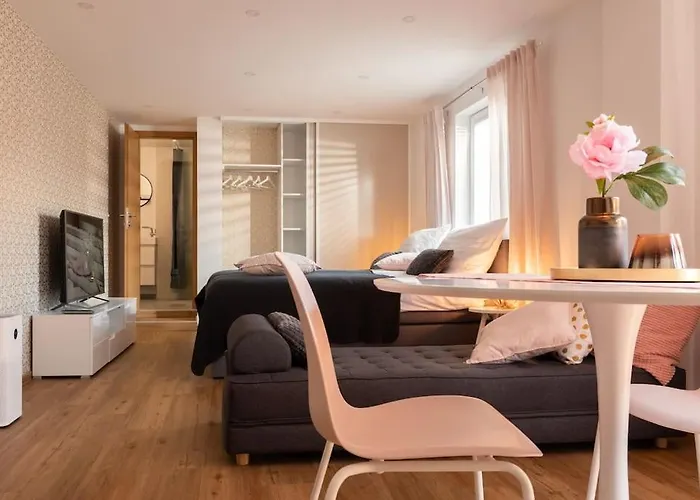 With Free Parking, Washer & Dryer Daire *