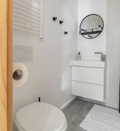 With Free Parking, Washer & Dryer * Ljubljana